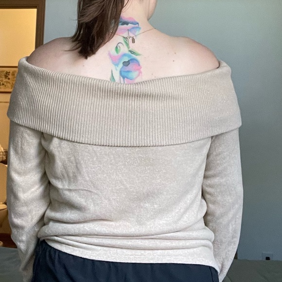 Express Off-Shoulder Tan Sweater (L) NWT - Picture 3 of 4
